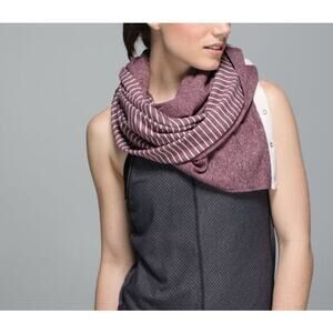 lululemon vinyasa‎ scarf maroon